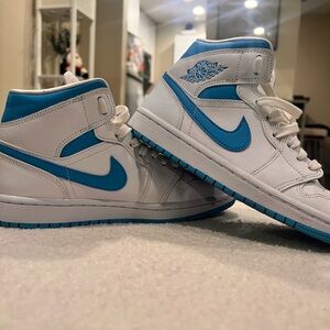 Jordan 1 Mid UNC (Women's)